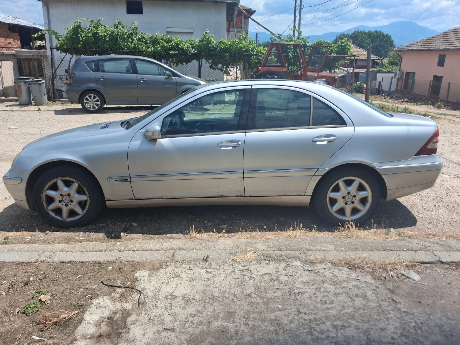 Mercedes-Benz C 180, снимка 2 - Автомобили и джипове - 54978672