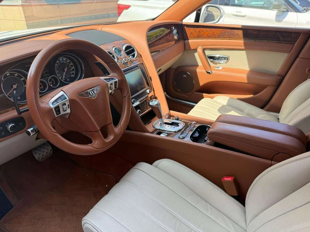 Bentley Flying Spur * 4DR SDN * CARFAX * ЦЕНА ДО БГ, снимка 6 - Автомобили и джипове - 55421763