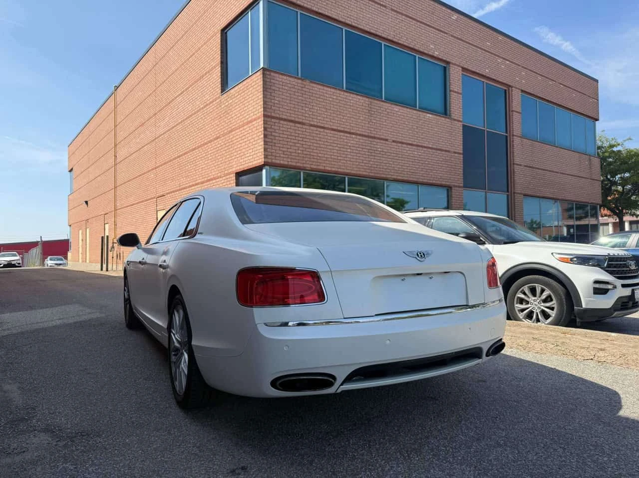 Bentley Flying Spur * 4DR SDN * CARFAX * ЦЕНА ДО БГ, снимка 5 - Автомобили и джипове - 55421763