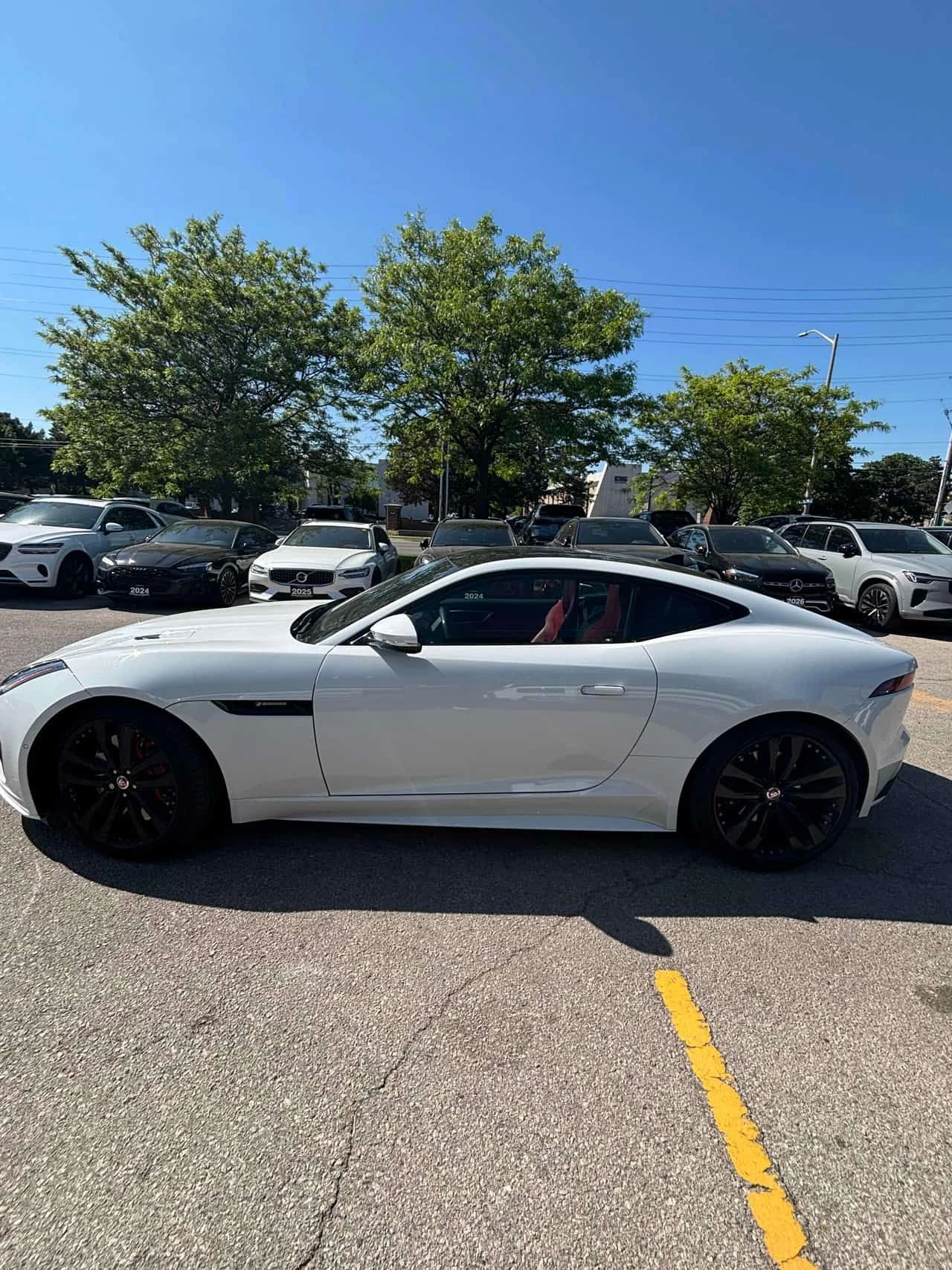 Jaguar F-Type  R Dynamic / CARFAX / АВТОКРЕДИТ , снимка 2 - Автомобили и джипове - 55500247
