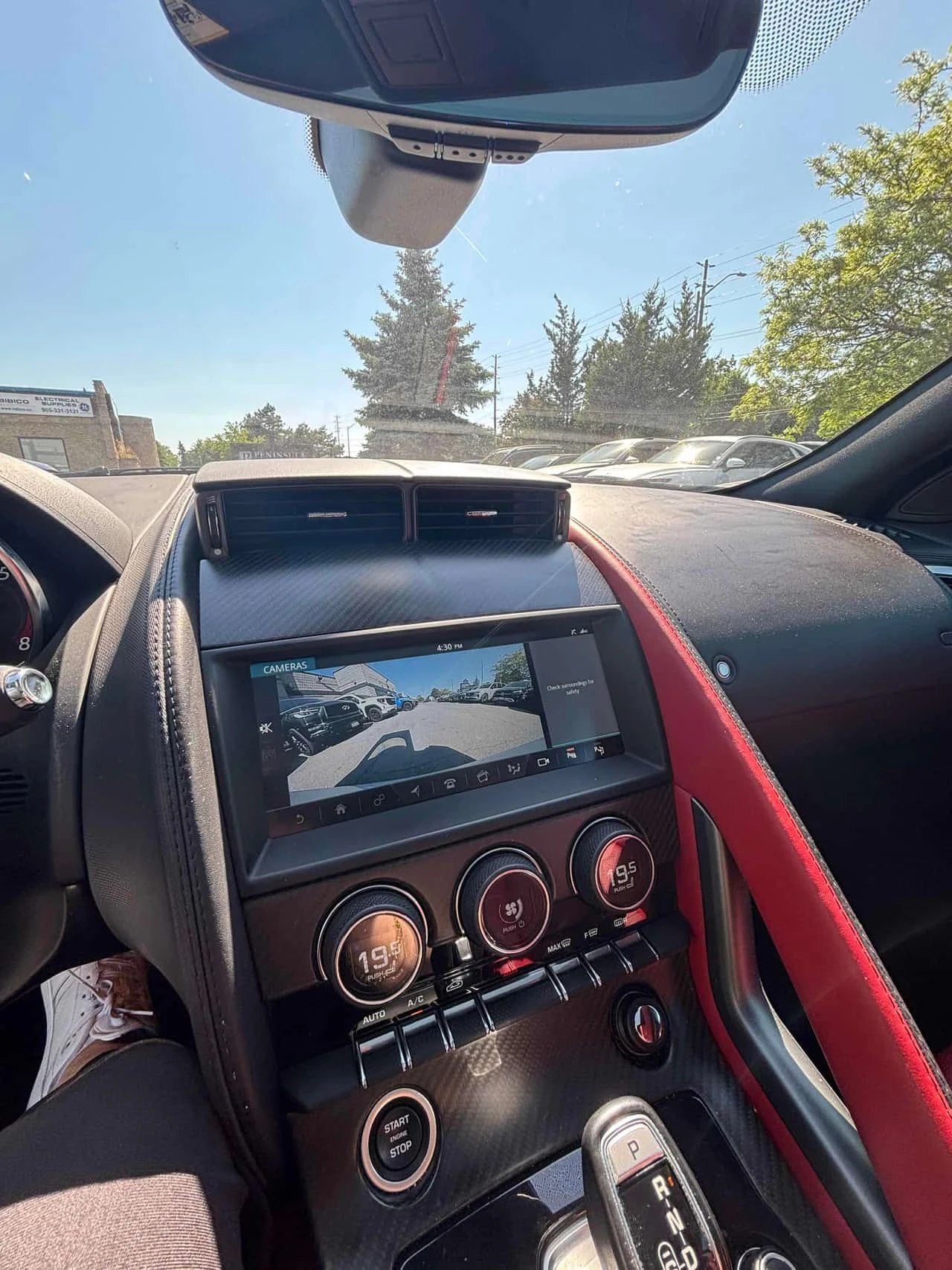 Jaguar F-Type  R Dynamic / CARFAX / АВТОКРЕДИТ , снимка 9 - Автомобили и джипове - 55500247
