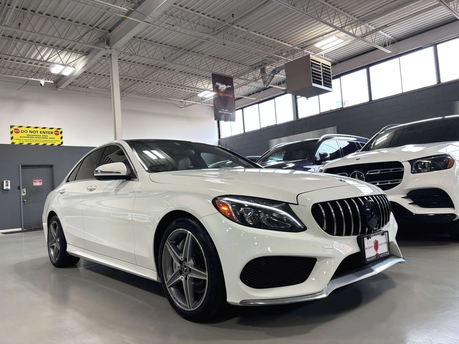 Mercedes-Benz C 300 | 4MATIC| AMGPKG| NAV| WOOD| CREAMLEATHER| S, снимка 2 - Автомобили и джипове - 55990345
