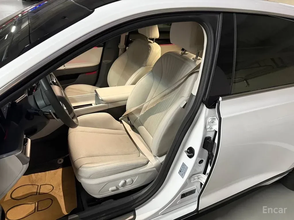 Hyundai Grandeur 2.5* ДИСТРОНИК* ХЕДЪП* КАМЕРА* LANE* ASSIST* , снимка 12 - Автомобили и джипове - 56128836
