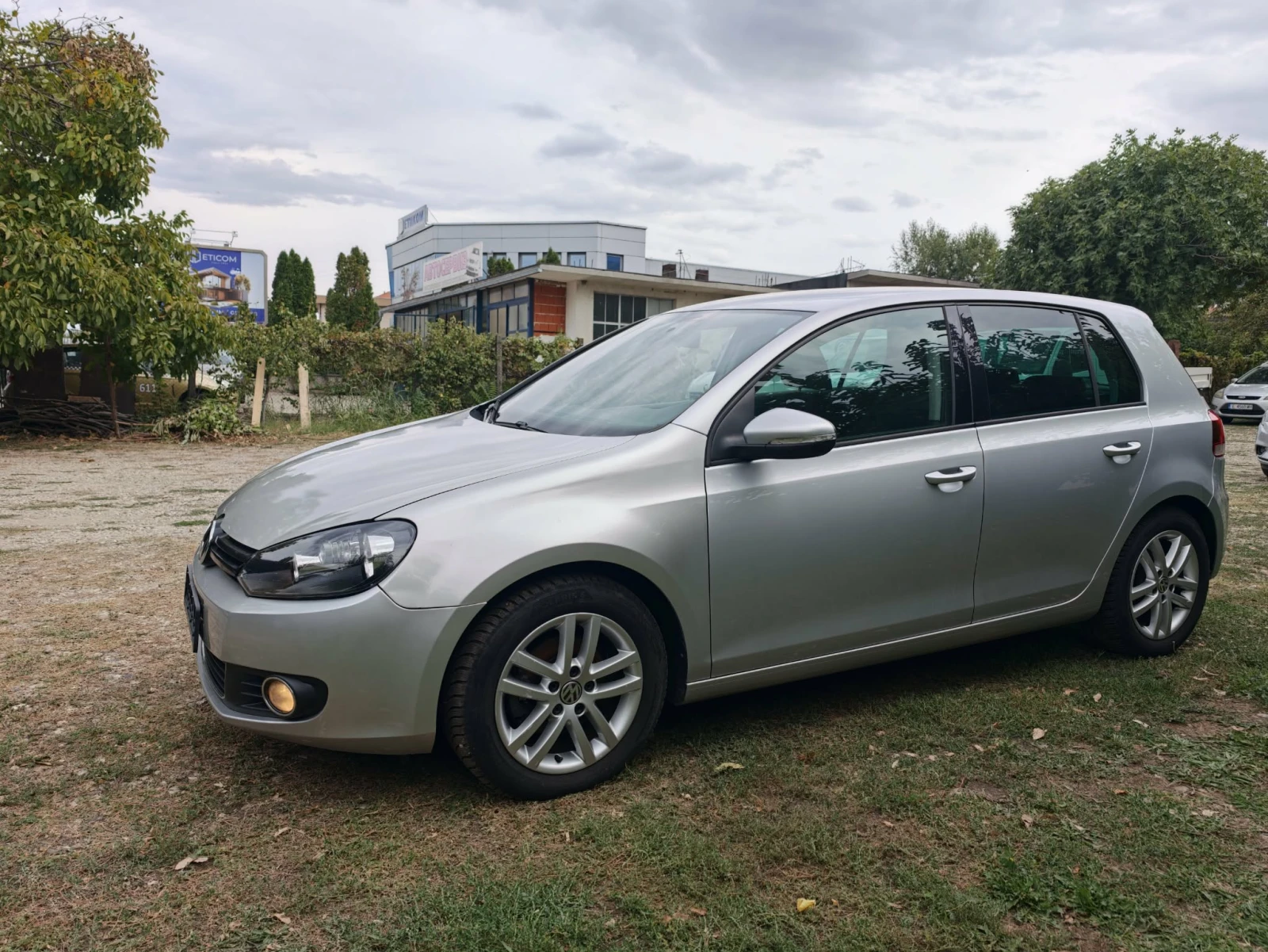 VW Golf 1.6TDI Highline, снимка 8 - Автомобили и джипове - 56255496
