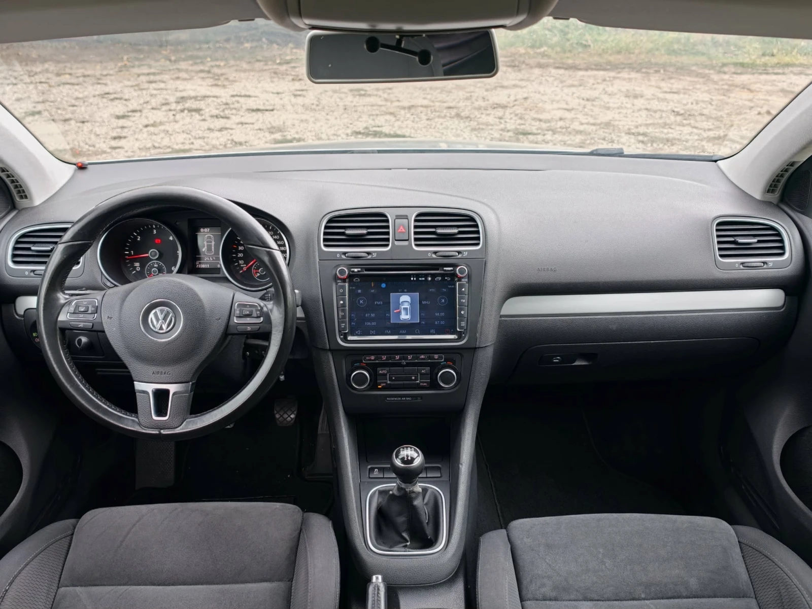 VW Golf 1.6TDI Highline, снимка 10 - Автомобили и джипове - 56255496