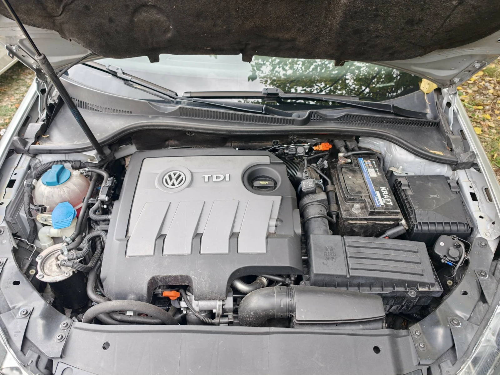 VW Golf 1.6TDI Highline, снимка 17 - Автомобили и джипове - 56255496
