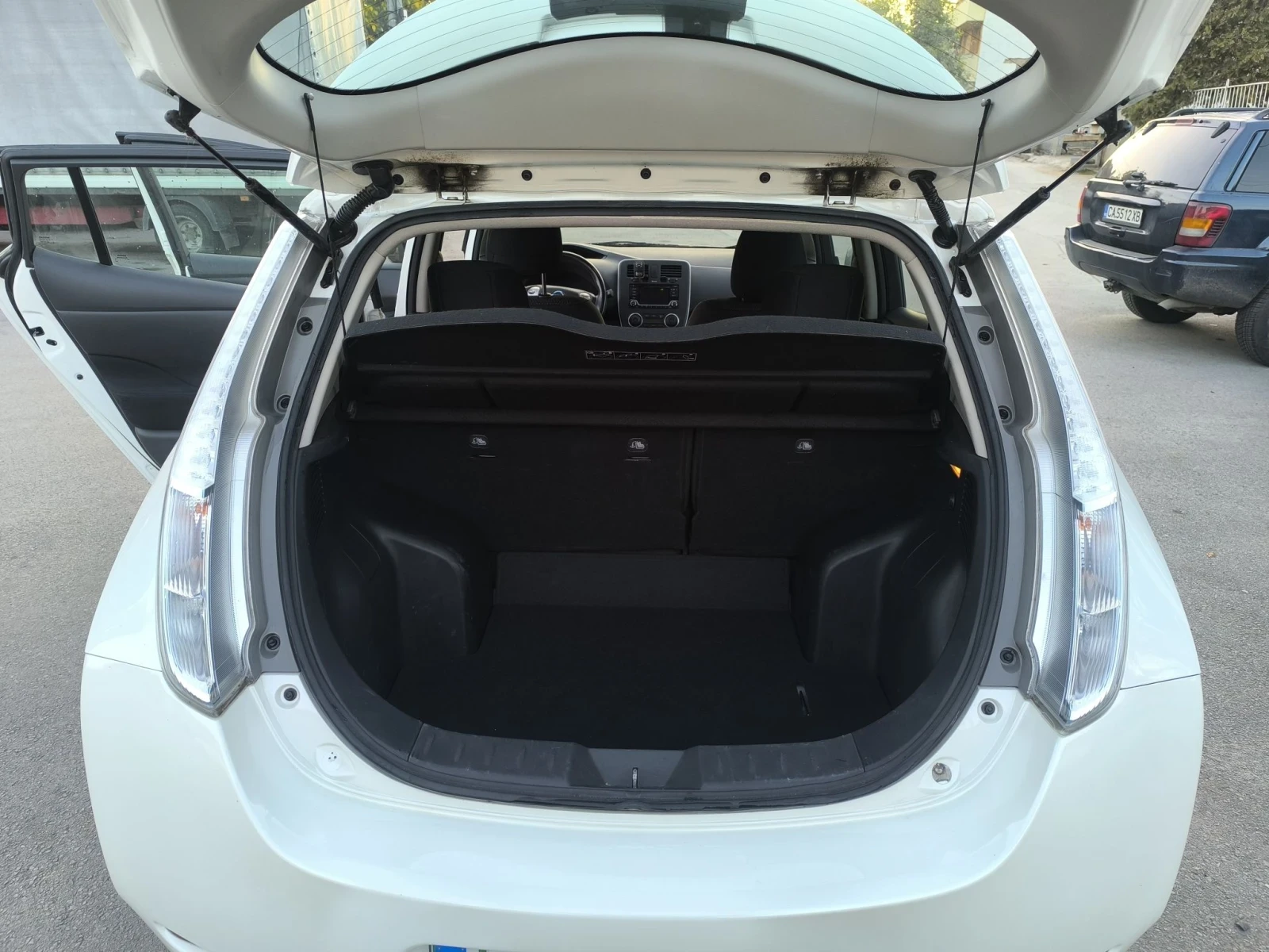 Nissan Leaf  30kw  58000км Лизинг , снимка 9 - Автомобили и джипове - 56647867