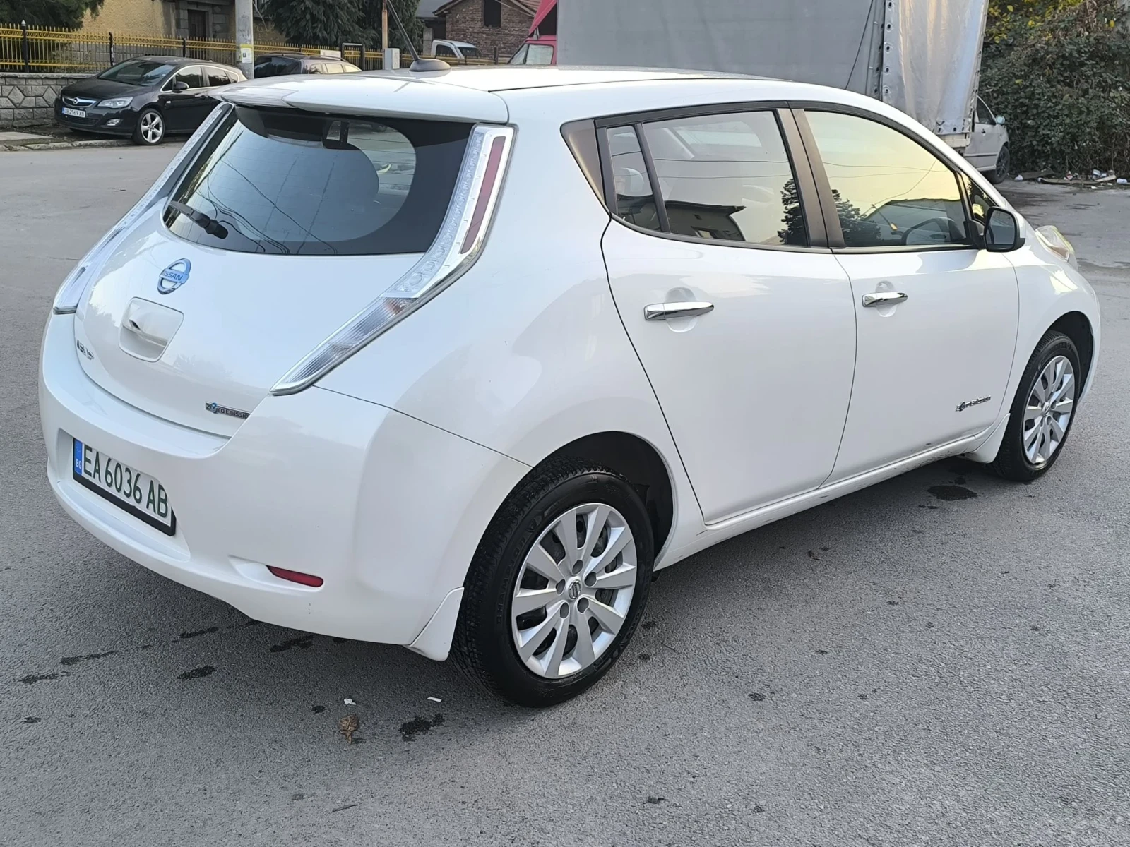 Nissan Leaf  30kw  58000км Лизинг , снимка 4 - Автомобили и джипове - 56647867