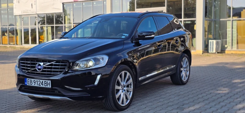 Volvo XC60 D5 Inscription VIRTUAL  Harman Kardon, снимка 4 - Автомобили и джипове - 51154309