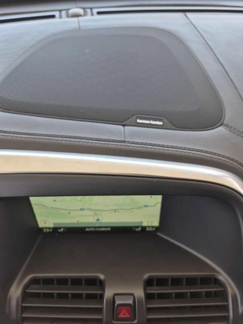 Volvo XC60 D5 Inscription VIRTUAL  Harman Kardon, снимка 16 - Автомобили и джипове - 51154309