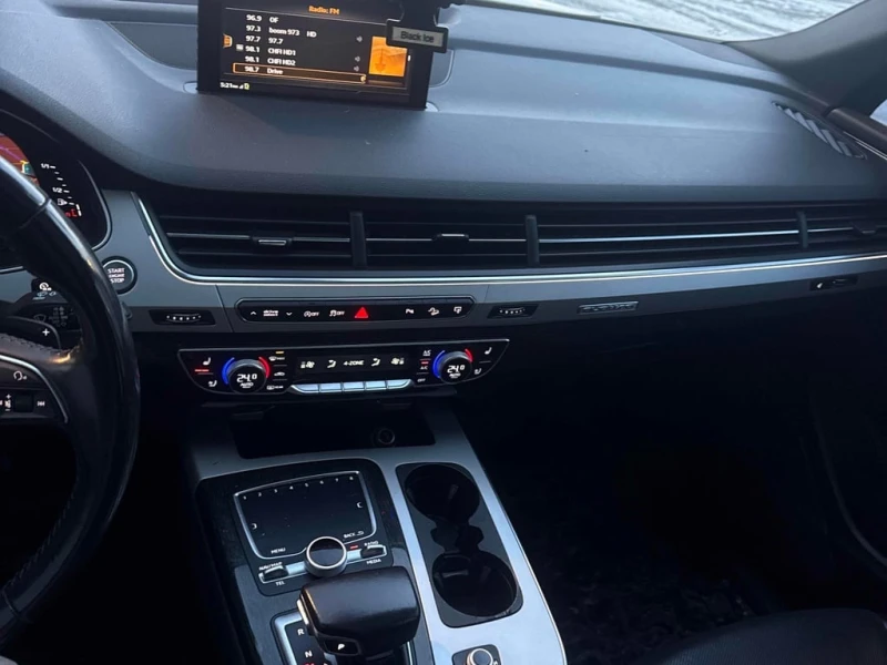 Audi Q7 * 3.0T Progressiv * CARFAX * ПОДГРЕВ* ПАНОРАМА* , снимка 9 - Автомобили и джипове - 53247890