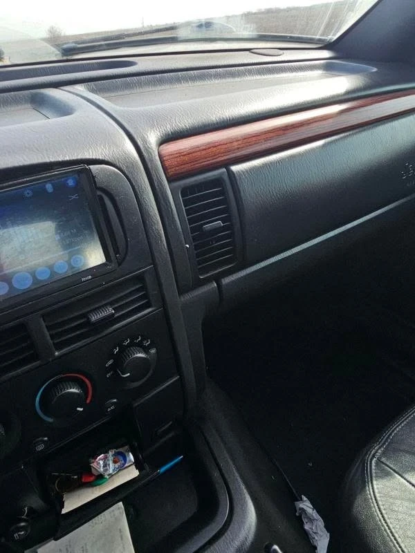 Jeep Grand cherokee Laredo, снимка 4 - Автомобили и джипове - 53976471