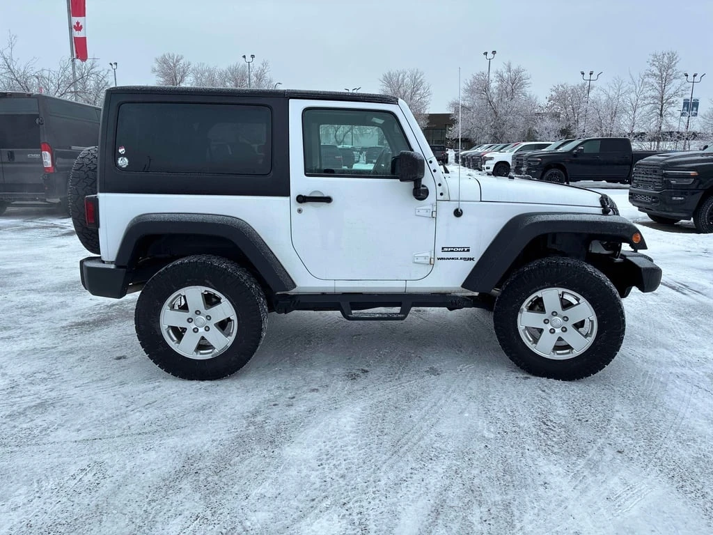 Jeep Wrangler * Sport * CARFAX * БЕЗ ПЪРВОНАЧАЛНА ВНОСКА - изображение 3