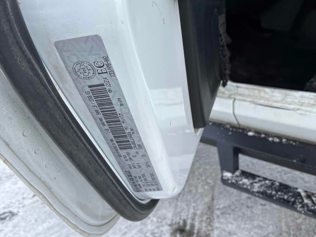 Jeep Wrangler * Sport * CARFAX * БЕЗ ПЪРВОНАЧАЛНА ВНОСКА - изображение 10