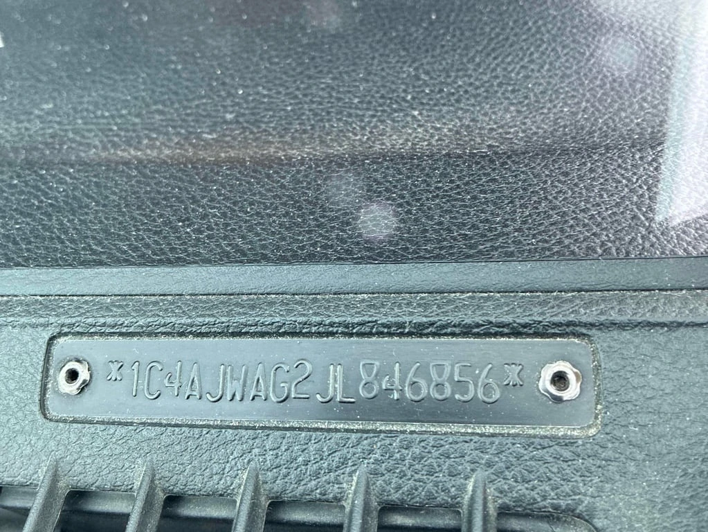 Jeep Wrangler * Sport * CARFAX * ��� ������������ ������ | Mobile.bg � ����������� 12