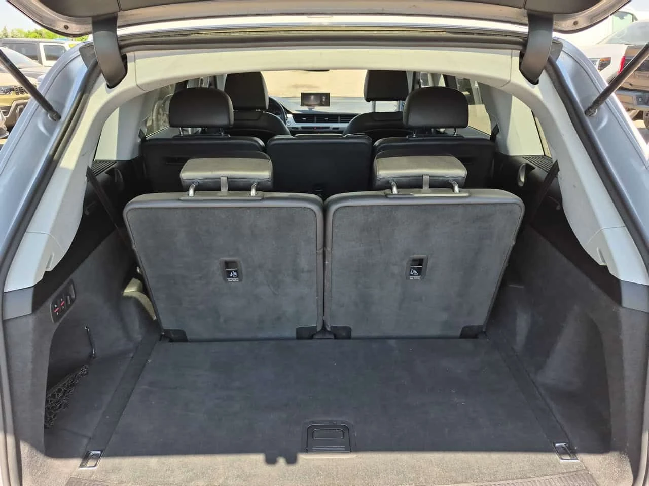 Audi Q7 * Komfort * АВТОКРЕДИТ БЕЗ ПЪРВОНАЧАЛНА ВНОСКА* , снимка 12 - Автомобили и джипове - 54953292