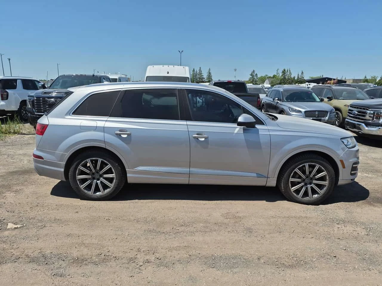 Audi Q7 * Komfort * АВТОКРЕДИТ БЕЗ ПЪРВОНАЧАЛНА ВНОСКА* , снимка 3 - Автомобили и джипове - 54953292