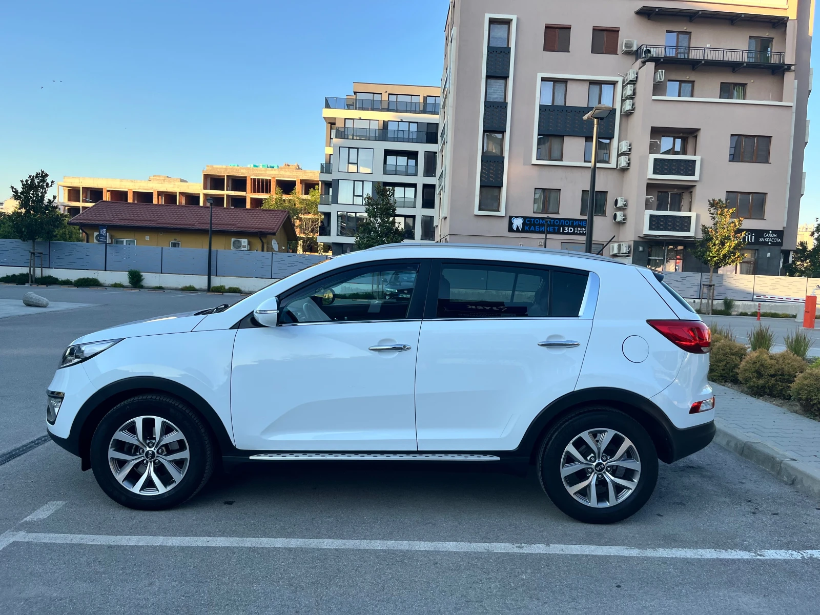 Kia Sportage 1.7CRDI Facelift= EURO-6- Топ Състояние!!!, снимка 4 - Автомобили и джипове - 55126399