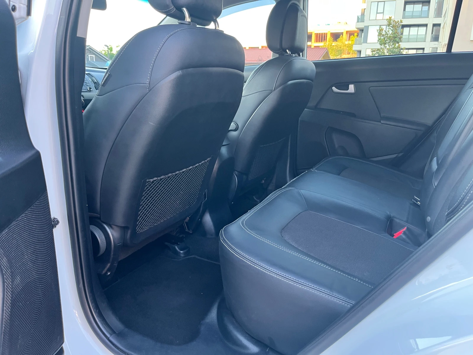 Kia Sportage 1.7CRDI Facelift= EURO-6- Топ Състояние!!!, снимка 13 - Автомобили и джипове - 55126399