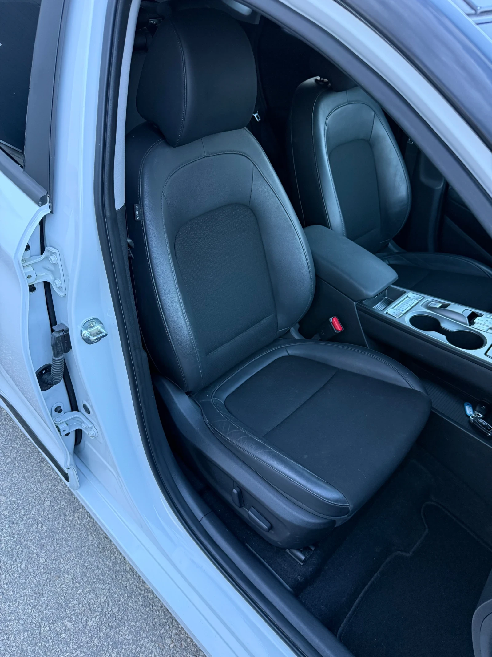 Hyundai Kona 64kw, 204ps, 65160km, снимка 9 - Автомобили и джипове - 55598615