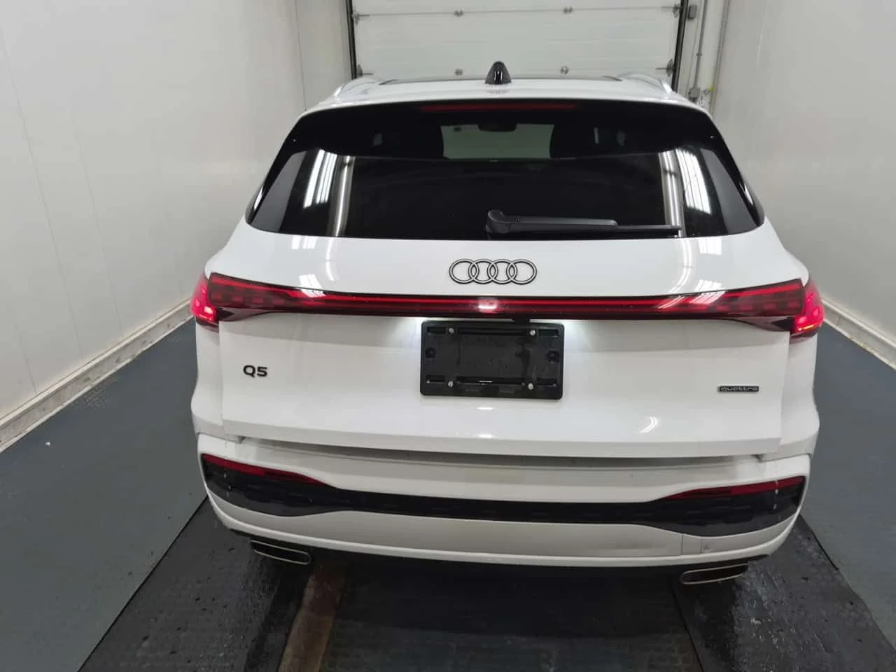 Audi Q5 * 2.0 TFSI QUATTRO * CARFAX * ОПЦИЯ ЗА ФИНАНСИРАНЕ, снимка 17 - Автомобили и джипове - 55662228