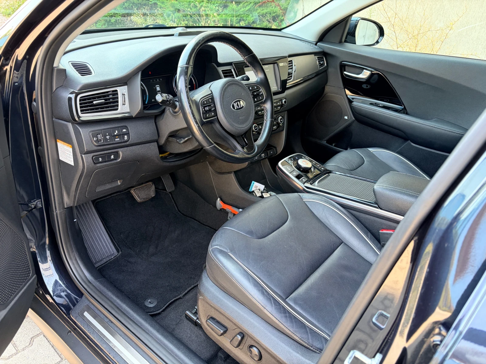 Kia Niro 64kw 204kc 100% SOH!!! TERMOPOMPA!!!, снимка 5 - Автомобили и джипове - 56022376