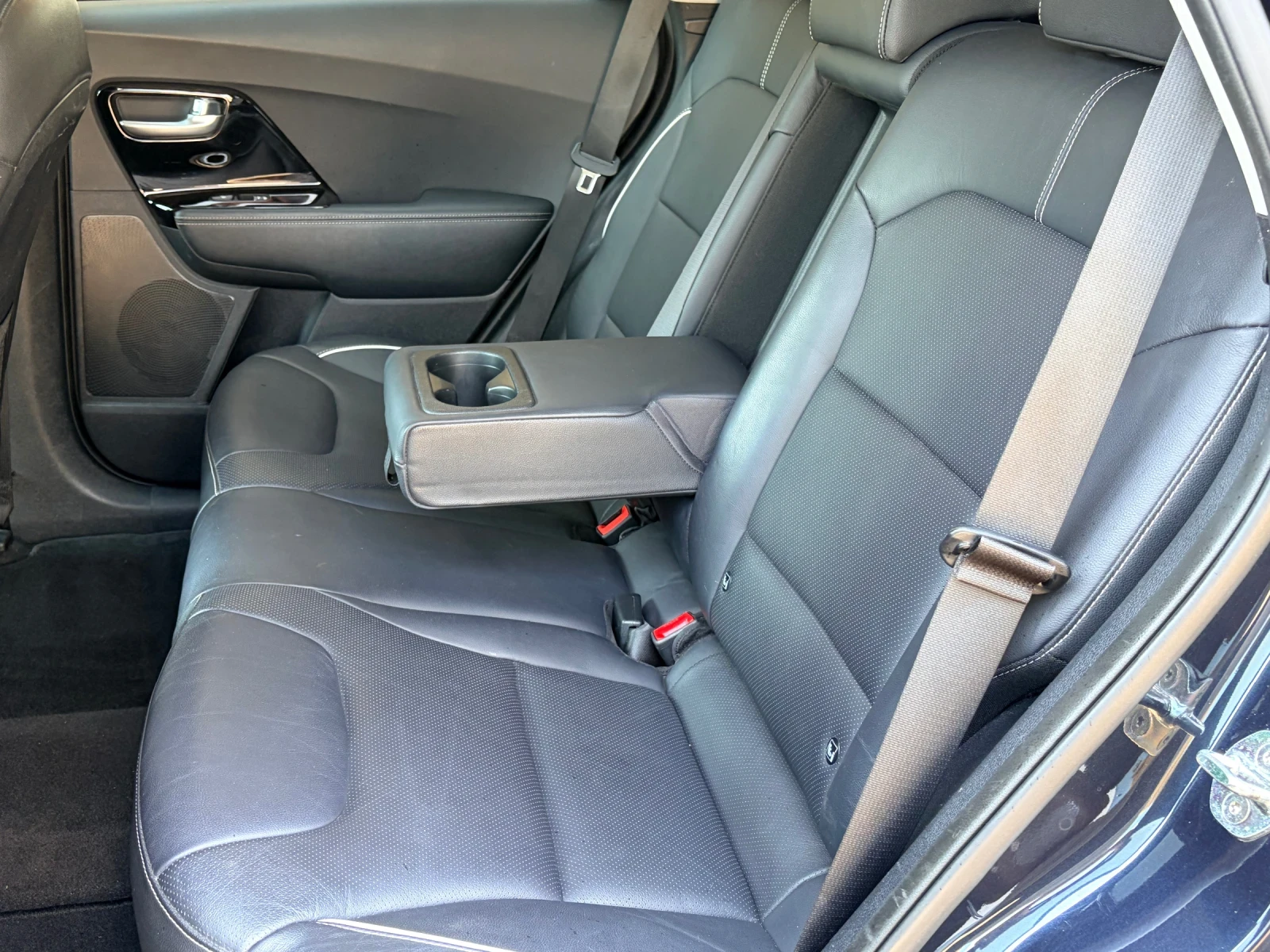 Kia Niro 64kw 204kc 100% SOH!!! TERMOPOMPA!!!, снимка 13 - Автомобили и джипове - 56022376