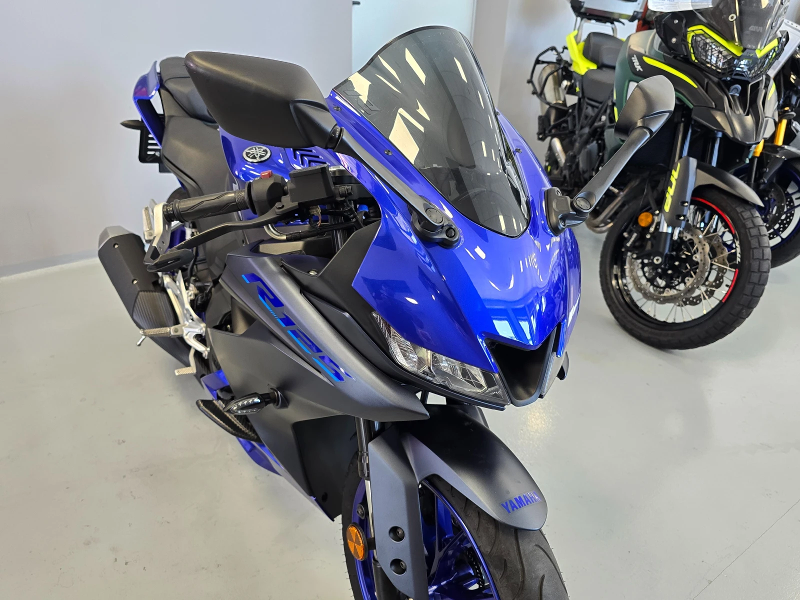Yamaha Yzf R 125, като НОВ, 2023г., снимка 11 - Мотоциклети и мототехника - 54884667