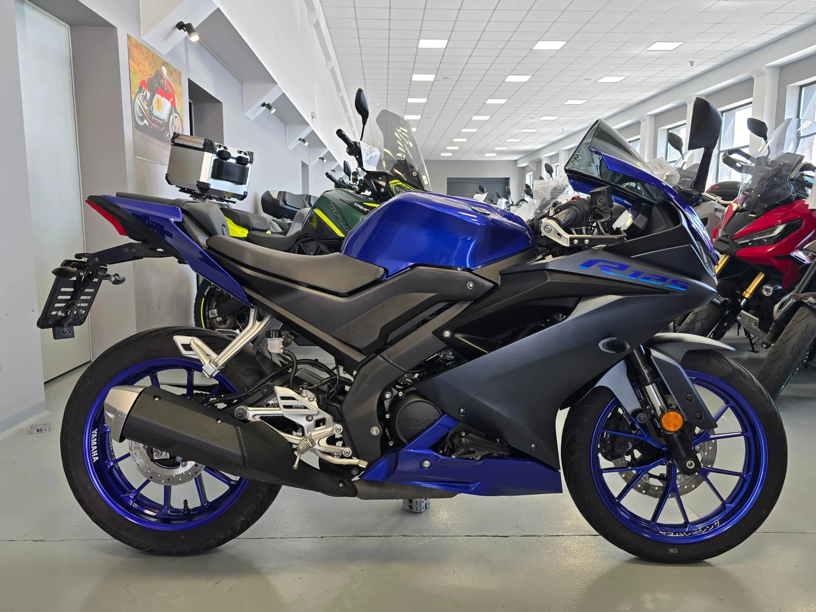 Yamaha Yzf R 125, като НОВ, 2023г., снимка 3 - Мотоциклети и мототехника - 54884667
