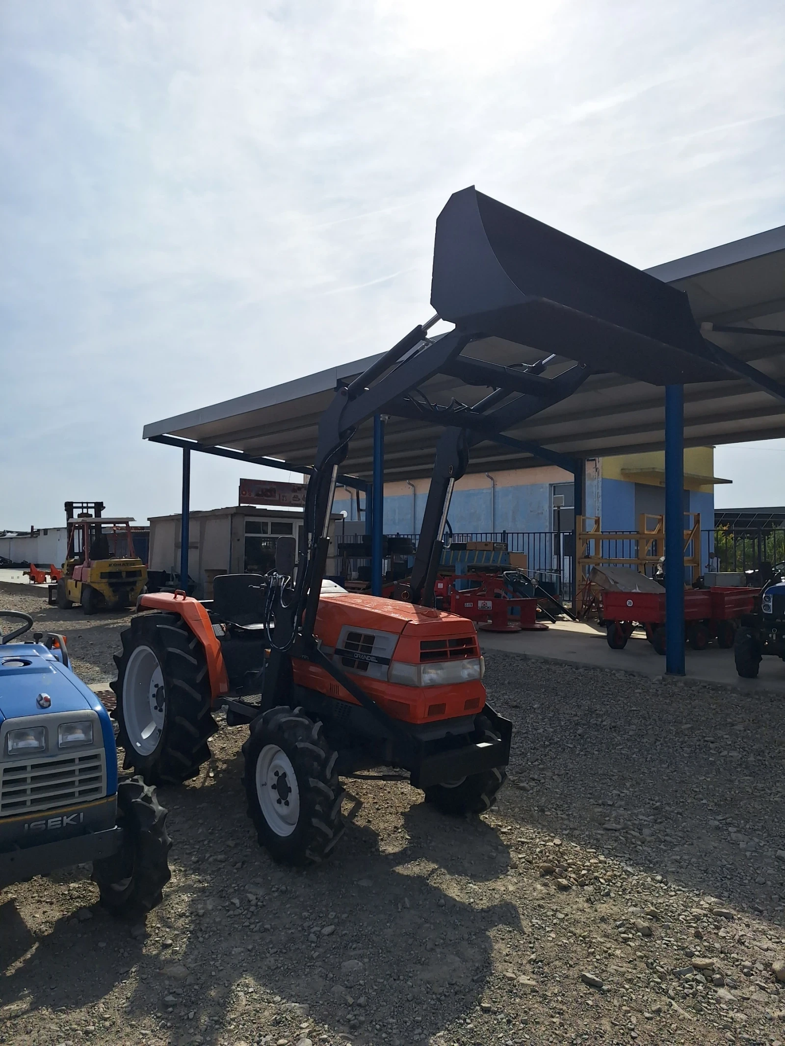 Трактор Kubota, снимка 6 - Селскостопанска техника - 56411510