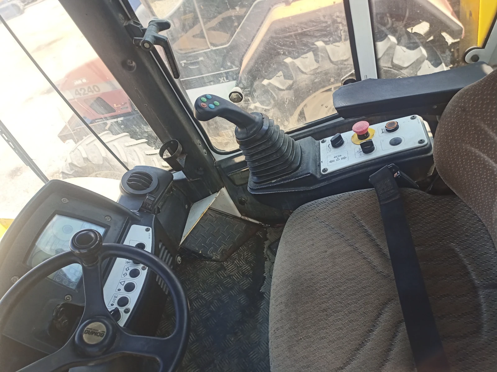 Валяк BOMAG BW216DH-4 - изображение 5