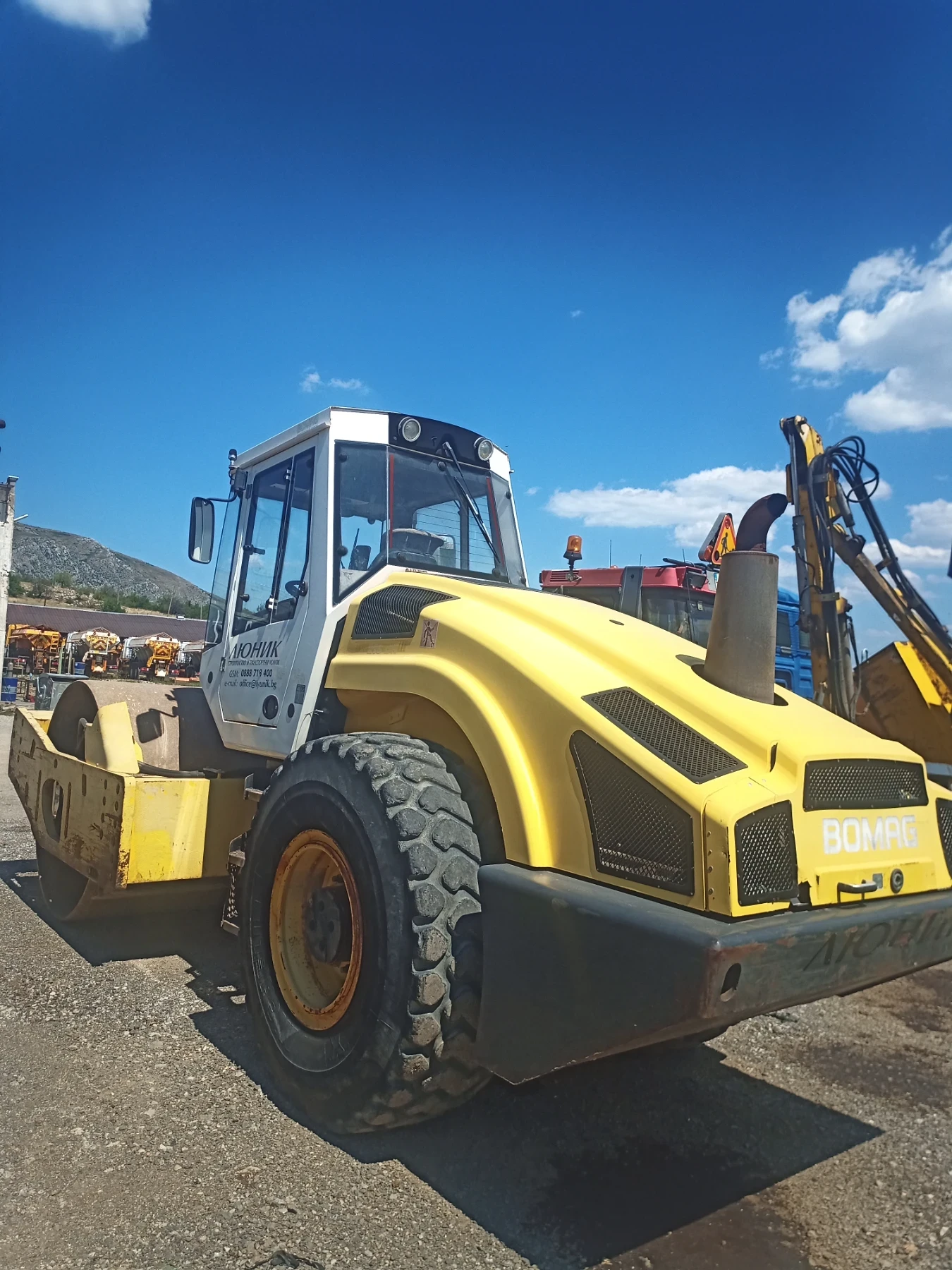 Валяк BOMAG BW216DH-4 - изображение 2