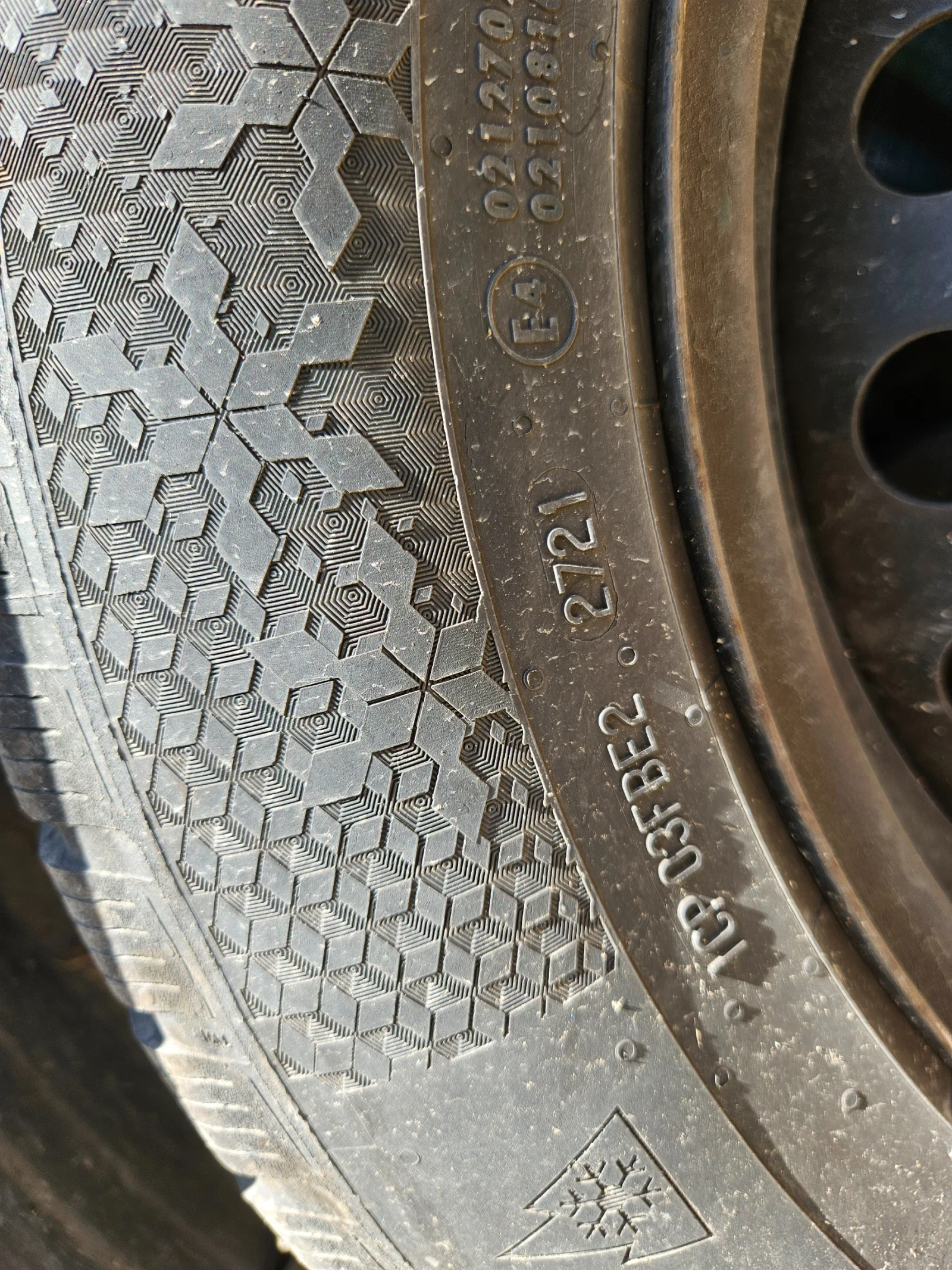 Гуми с джанти Continental 215/65R16, снимка 5 - Гуми и джанти - 56330824