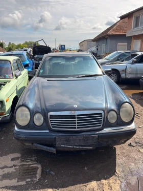 Mercedes-Benz E 200, снимка 1