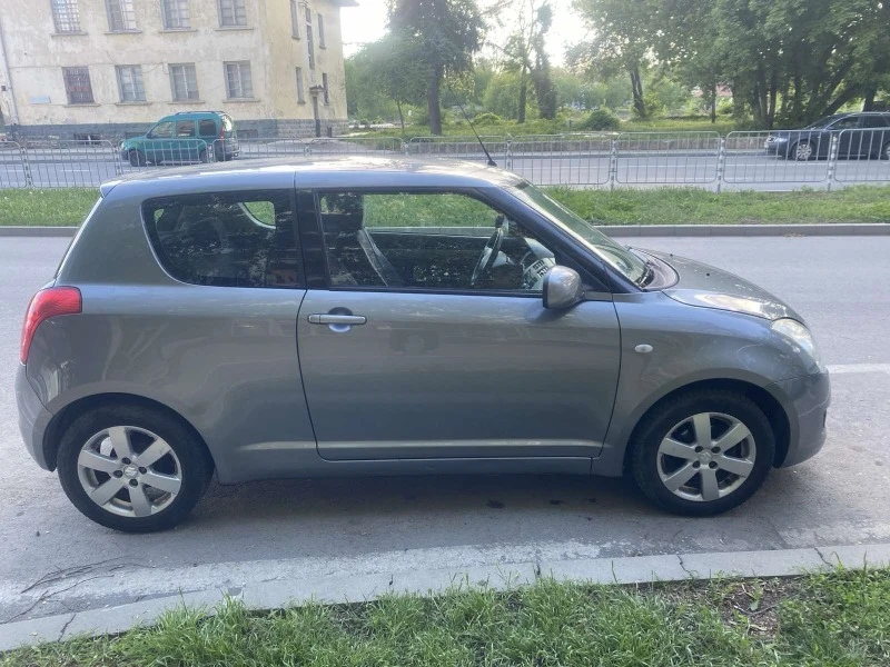 Suzuki Swift 1.3, снимка 2 - Автомобили и джипове - 46739107