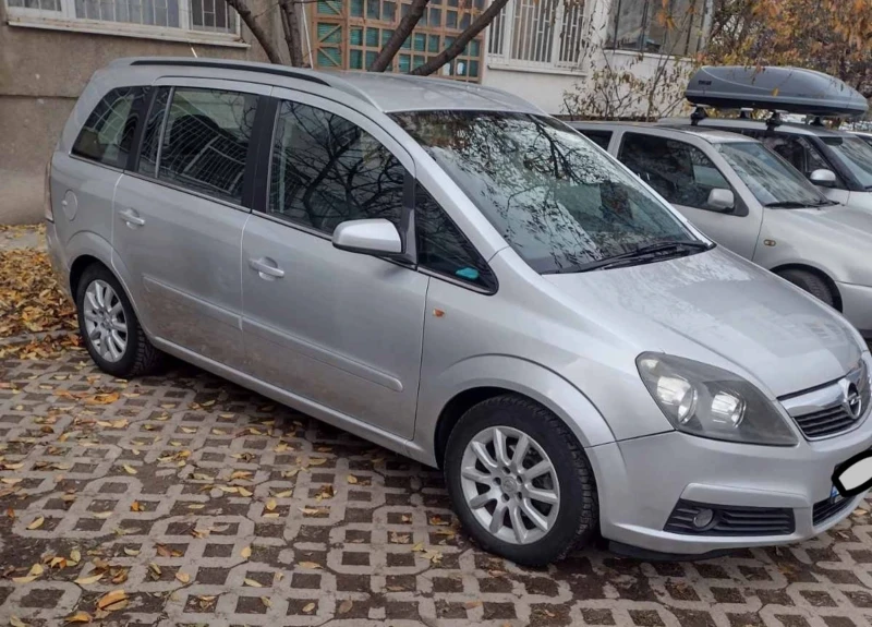 Opel Zafira 1.8, снимка 3 - Автомобили и джипове - 47511909