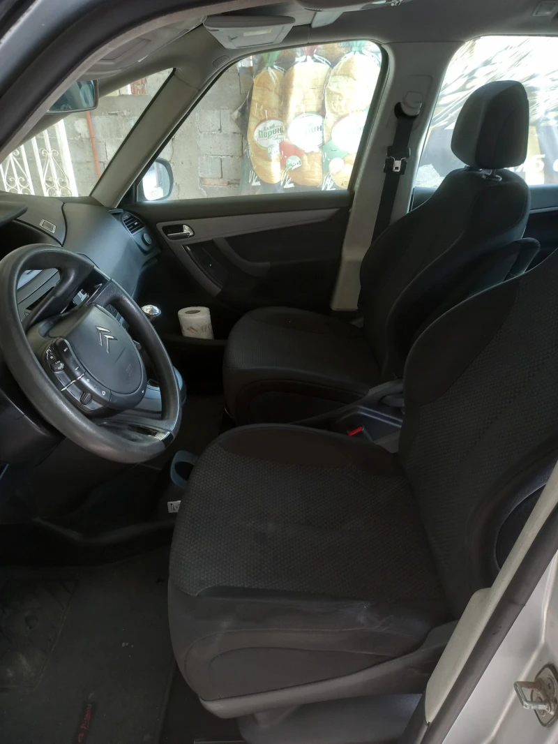 Citroen C4 Picasso, снимка 14 - Автомобили и джипове - 48452099