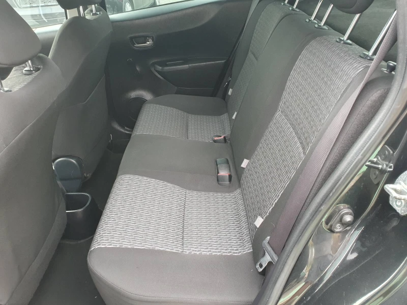 Toyota Yaris 1, 4 D4D, снимка 11 - Автомобили и джипове - 51678241