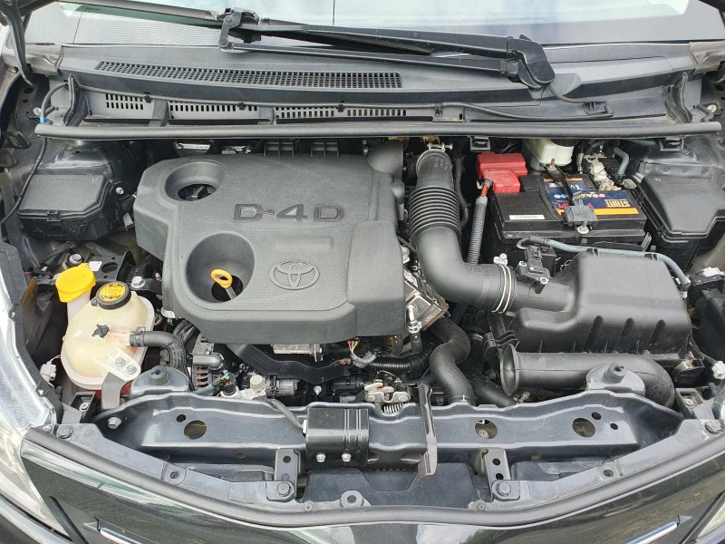 Toyota Yaris 1, 4 D4D, снимка 8 - Автомобили и джипове - 51678241