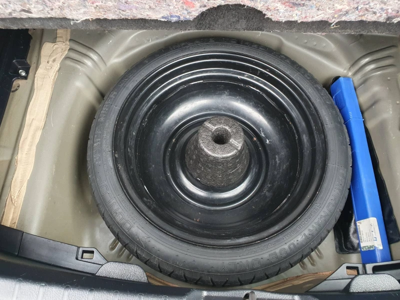 Toyota Yaris 1, 4 D4D, снимка 12 - Автомобили и джипове - 51678241