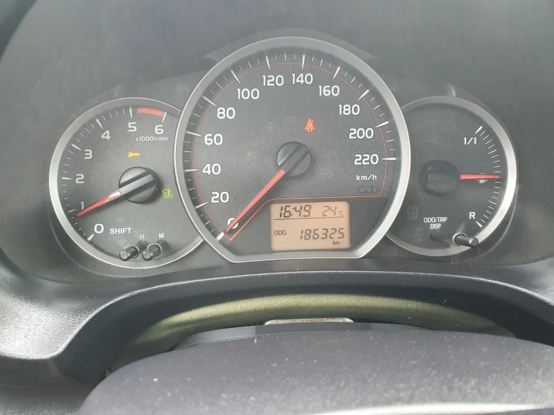 Toyota Yaris 1, 4 D4D, снимка 7 - Автомобили и джипове - 51678241