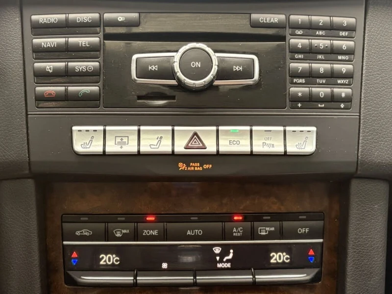 Mercedes-Benz E 350 4matic * CARFAX * АвтоКредит * (ЦЕНА ДО БГ), снимка 16 - Автомобили и джипове - 52553486