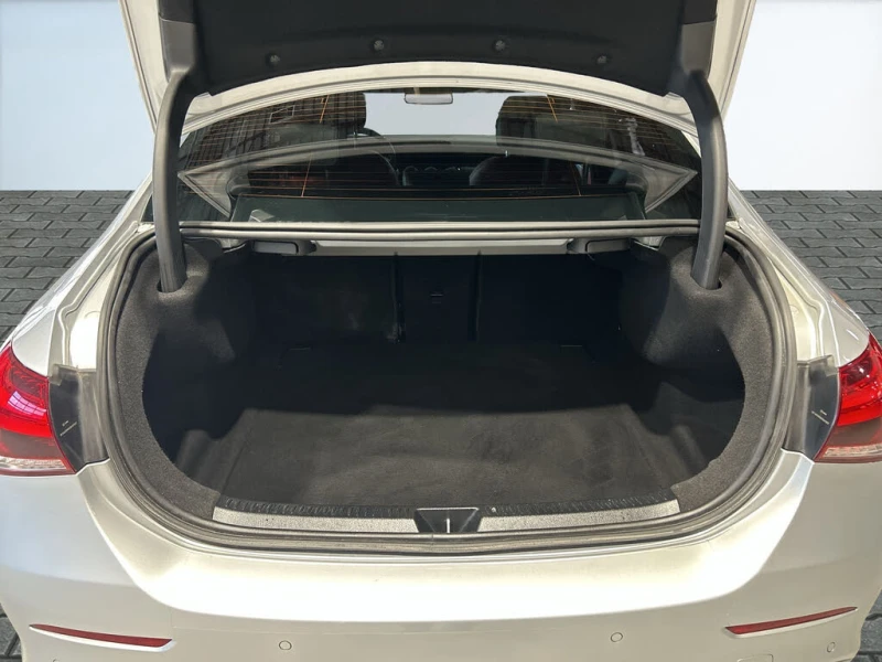 Mercedes-Benz A 35 Sedan* 4MATIC* АвтоКредит* (ЦЕНА ДО БГ), снимка 13 - Автомобили и джипове - 52693658