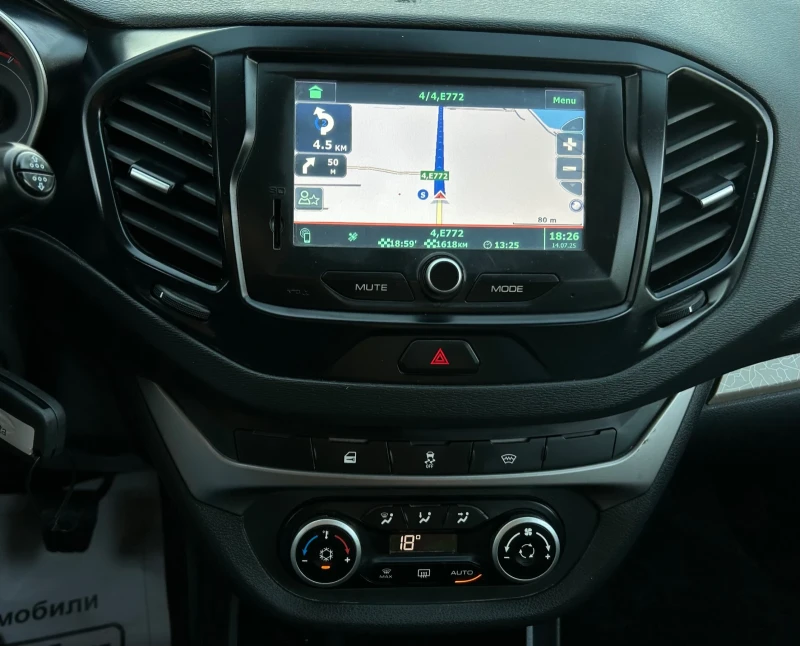 Lada Vesta 1.6 NAVI КАМЕРА евро 6, снимка 13 - Автомобили и джипове - 52697425