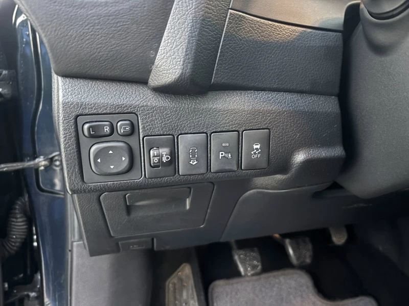 Toyota Auris 1.6 БЕНЗИН  EURO5, снимка 15 - Автомобили и джипове - 52805114