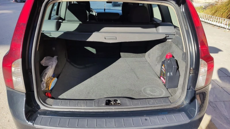 Volvo V50 1.6hdi, снимка 6 - Автомобили и джипове - 52873342
