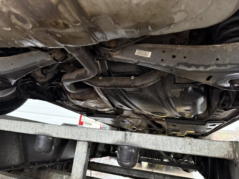 VW Touran 1.4 tsi, снимка 15 - Автомобили и джипове - 53373505