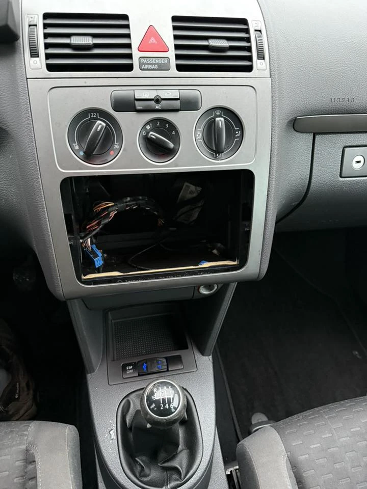 VW Touran 1.4 tsi, снимка 6 - Автомобили и джипове - 53373505