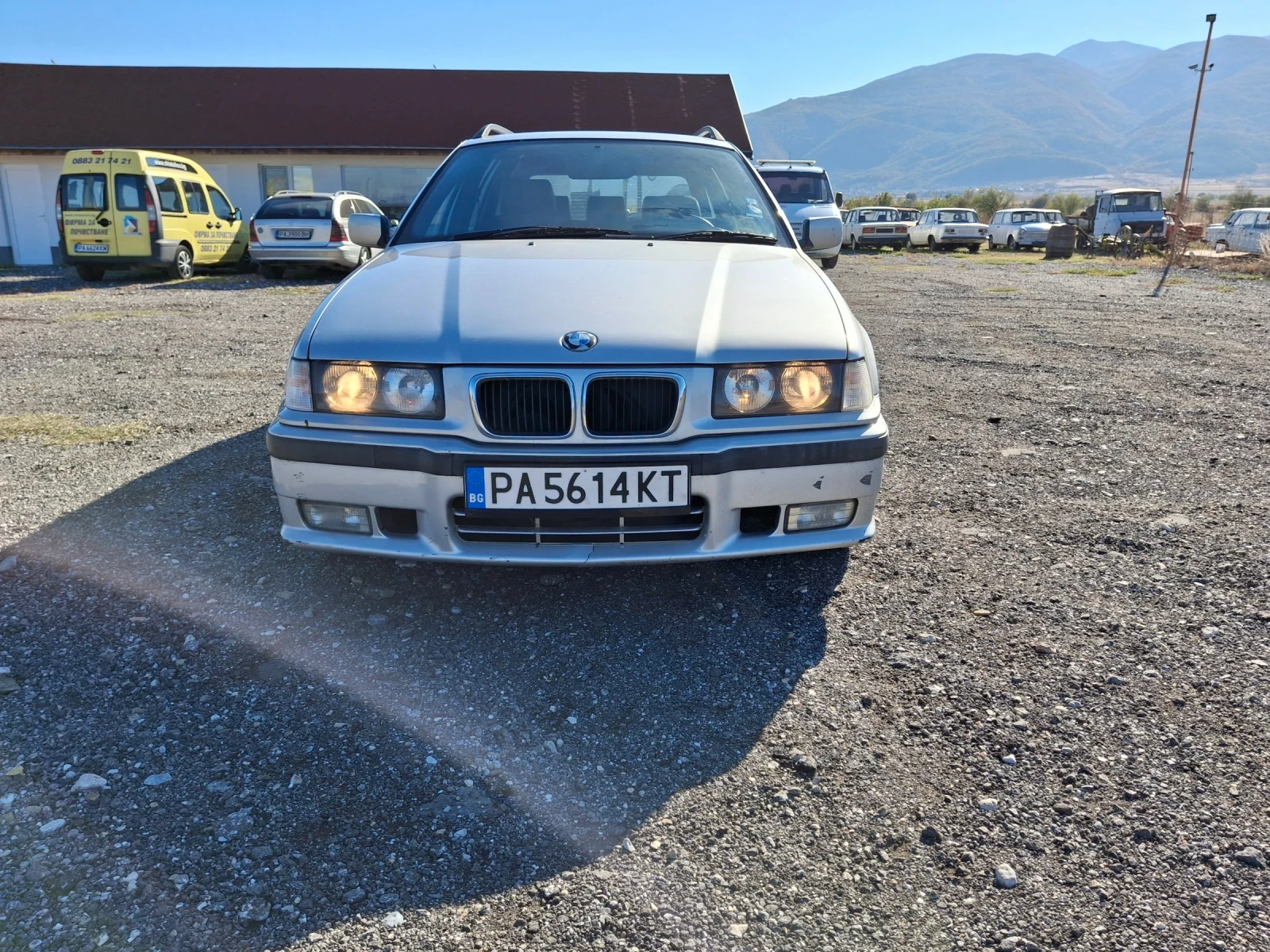 BMW 323  - изображение 8