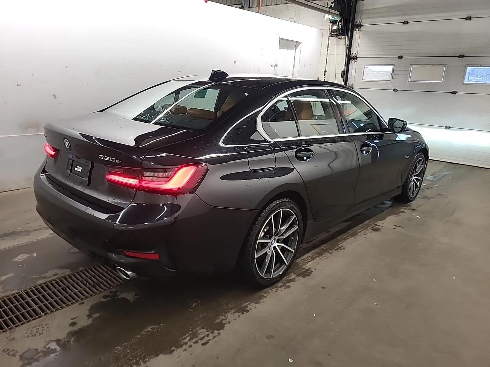 BMW 330 E HYBRID * * CARFAX * * АВТО КРЕДИТ * *  - изображение 4